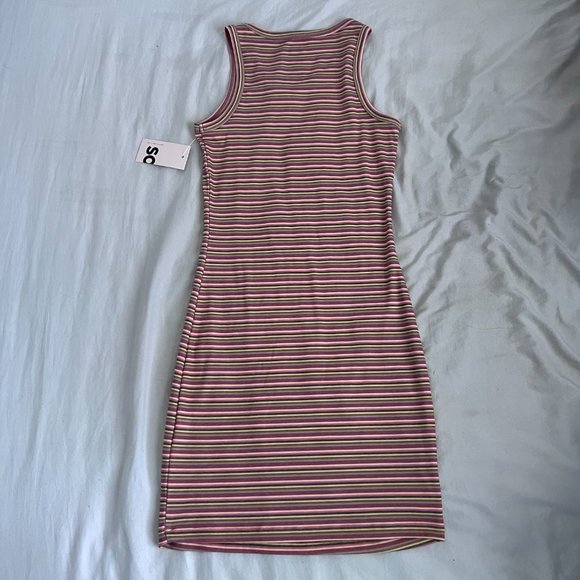 Do not wear dresses enough, colors didn't go with my skintone. - Picture 2 of 2